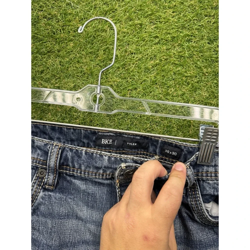 Buckle shop confidence